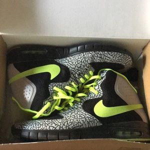 Nike Hyperfuse - Size 10!